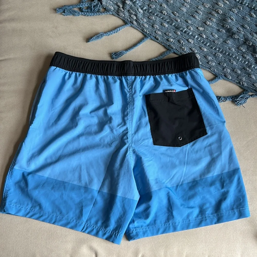 NWOT QuikSliver Men's Two-Tone Blue Swim BoardShorts‎ with liner Size L